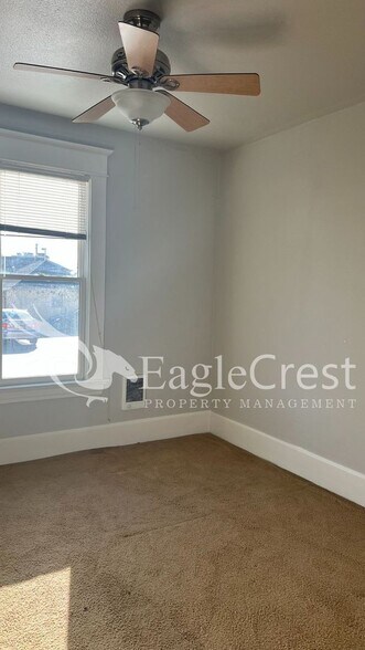 Building Photo - 105NSP