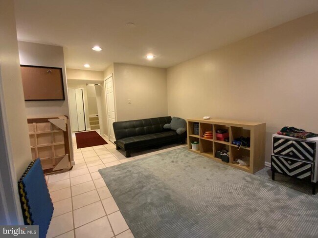 Building Photo - 1040 Trevino Ln