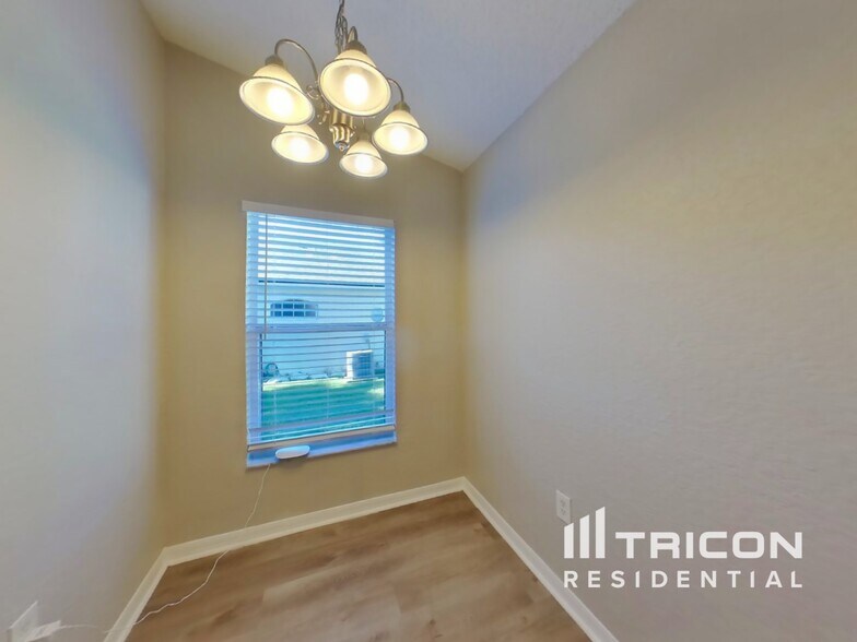 Building Photo - 272 Kings Pond Ave