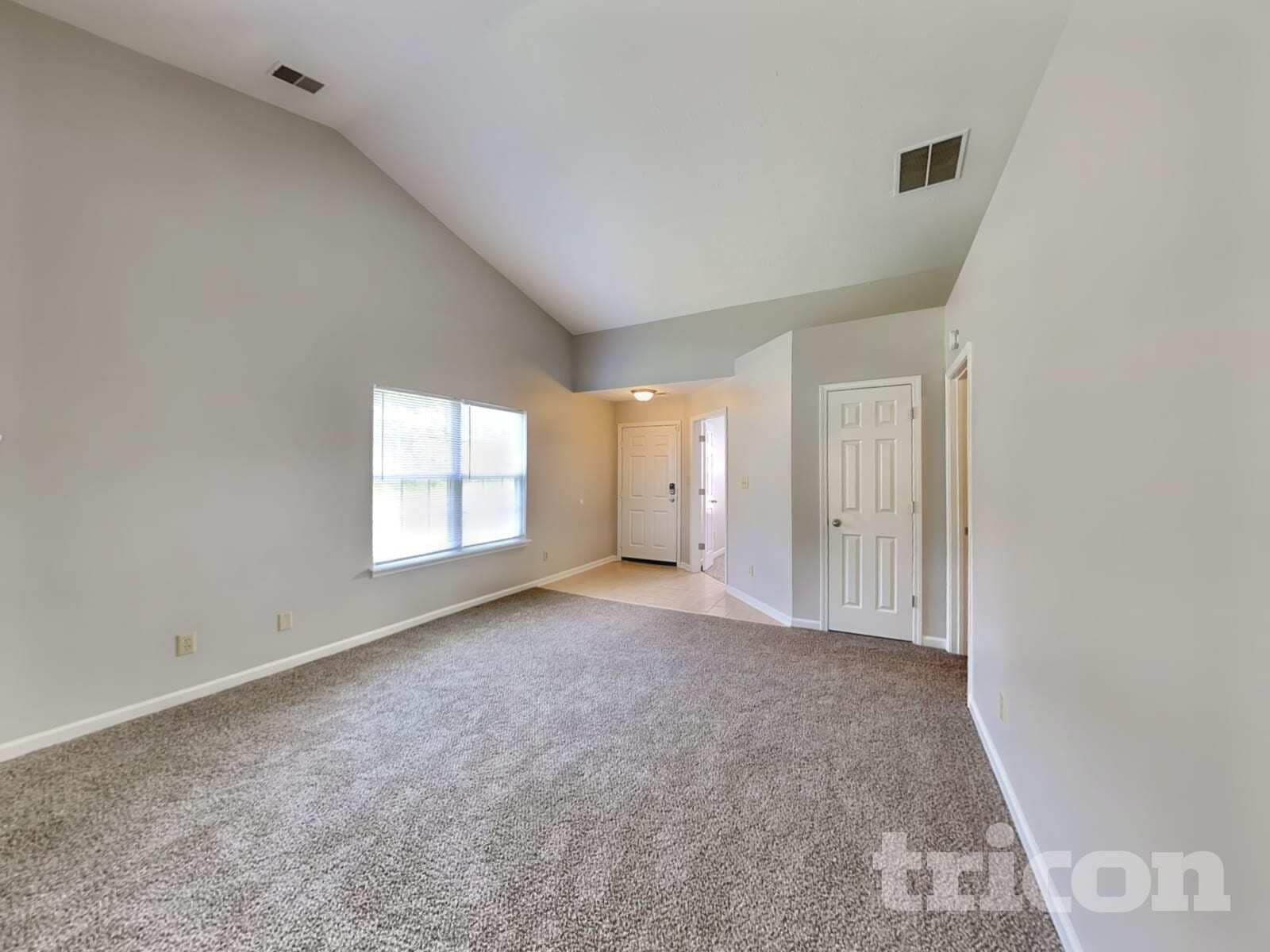 Building Photo - 5260 Pin Oak Dr