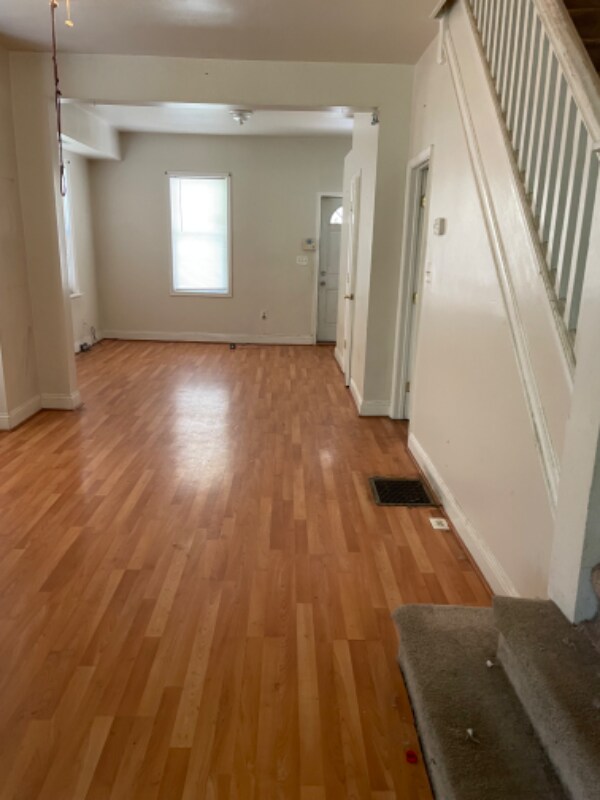 Building Photo - 3800 Glenmore Ave