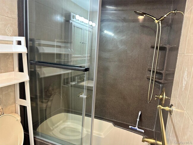 Building Photo - 12 Bunnell Pl