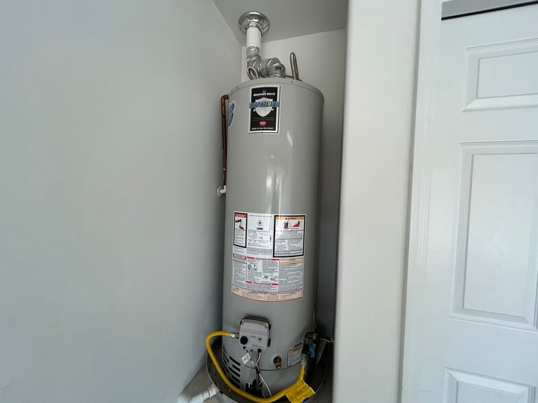 Building Photo - 9208 W Coolidge St