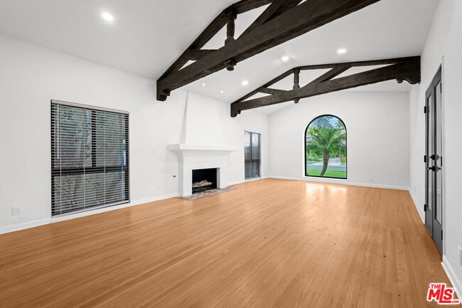 Building Photo - 260 S La Peer Dr