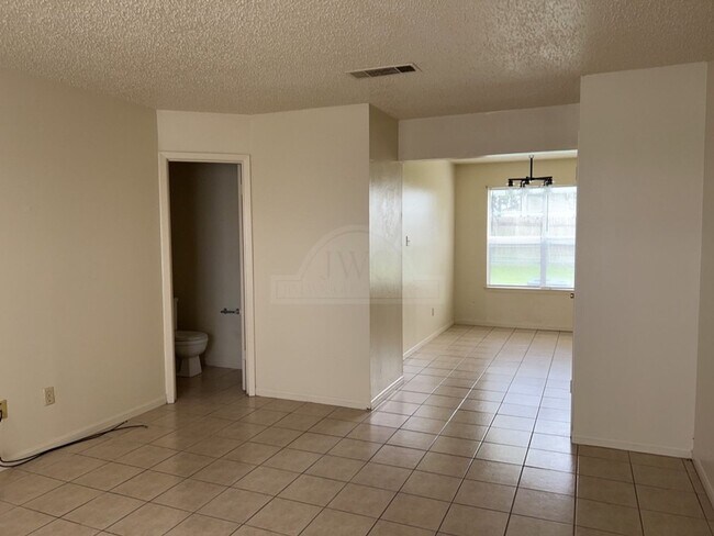 Building Photo - 3810 Charolais Dr