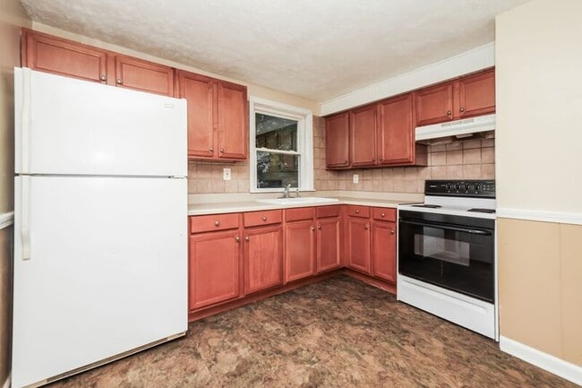 Building Photo - 618-618-618-612 Lucas Dr