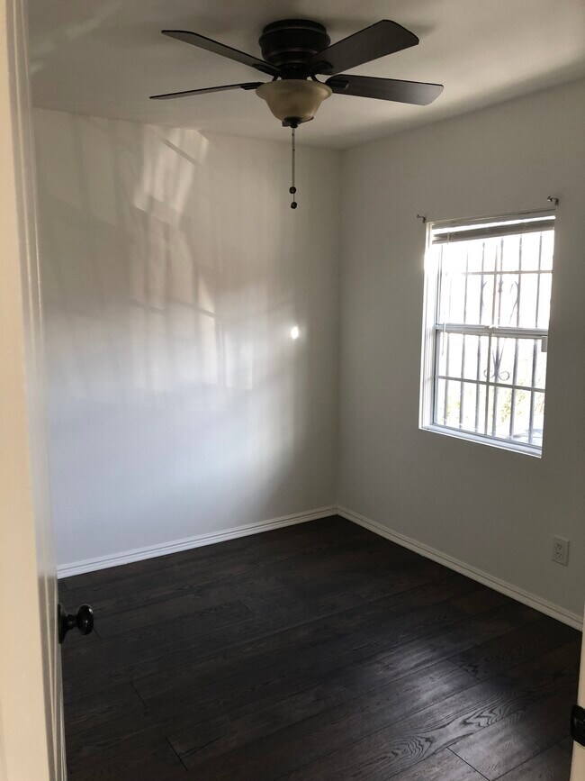Front bedroom - 345 W 76th St