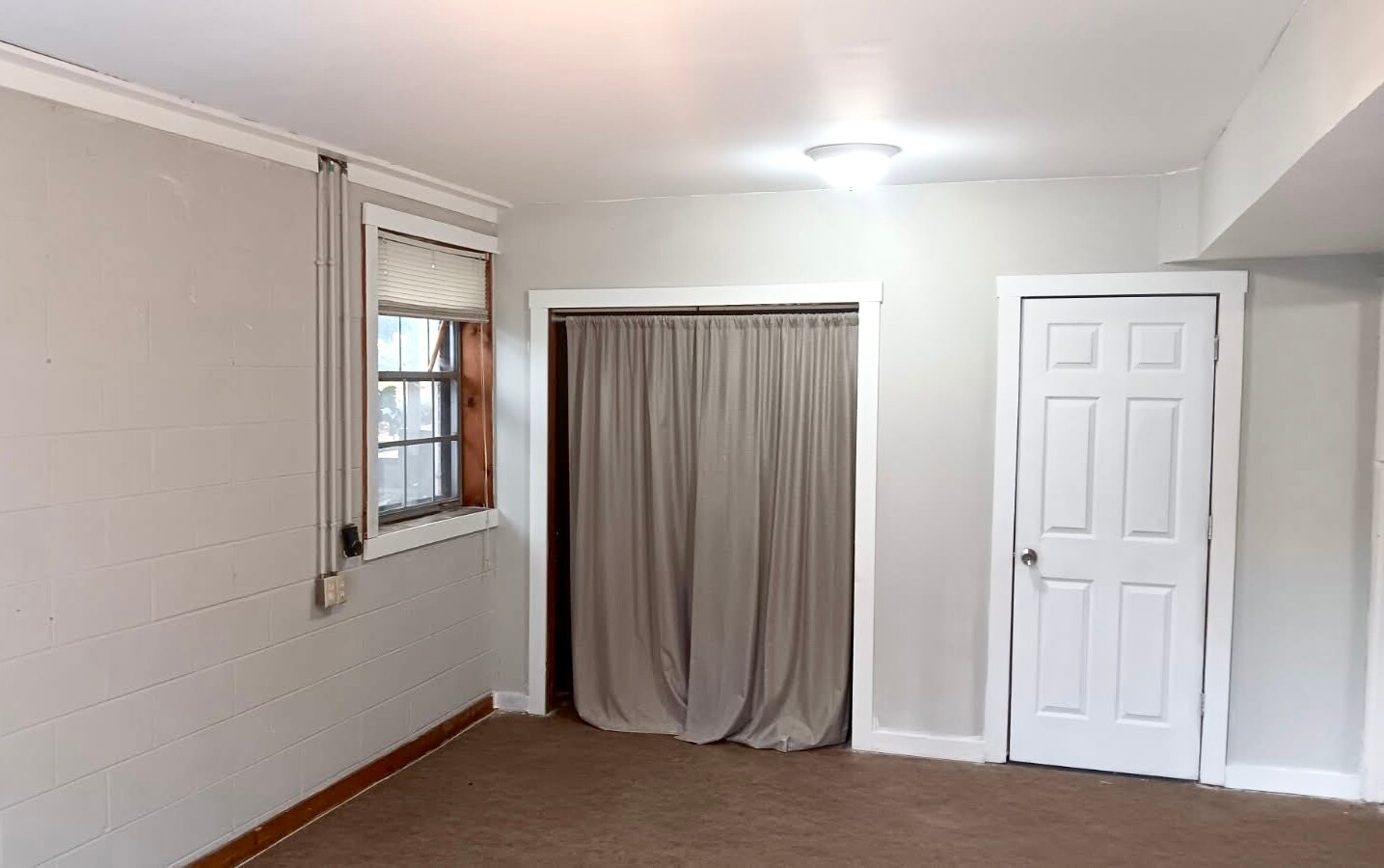 Building Photo - 218 Townsend Cir