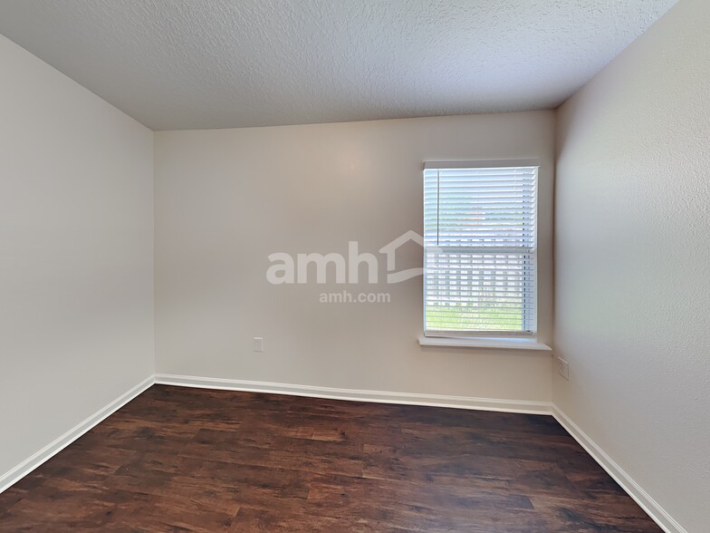 Building Photo - 2842 Woodstone Dr