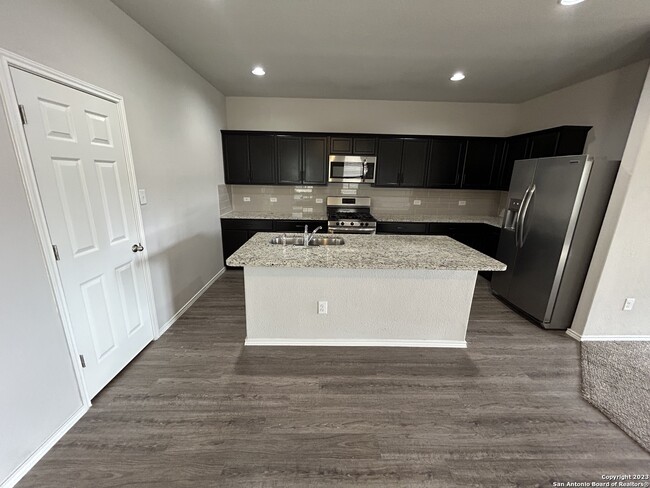 Building Photo - 15214 Pandion Dr