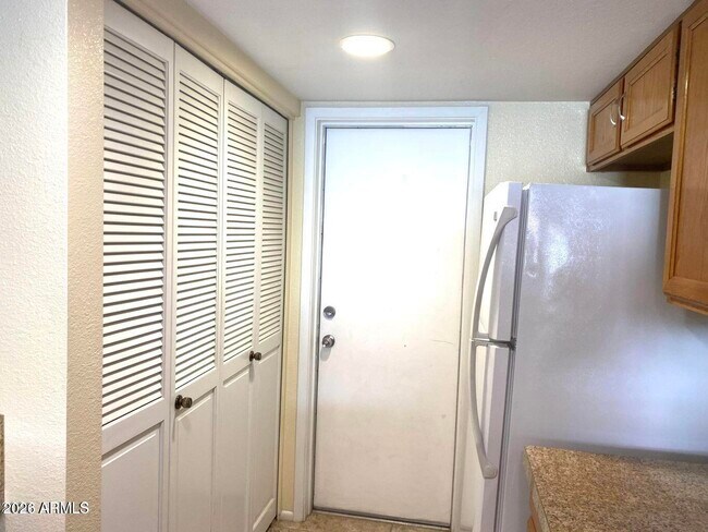 Building Photo - 12421 S Oneida Ct