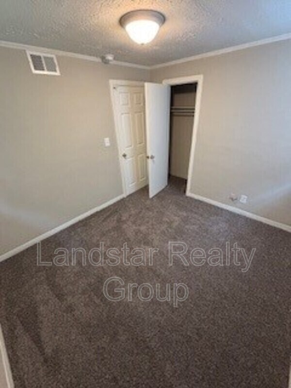 Building Photo - 4714 Seville Dr