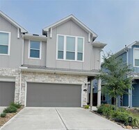 Building Photo - 4015 Champlain Wy