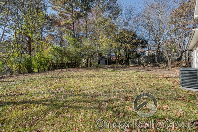 Building Photo - 504 Roselle Ln