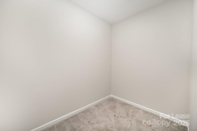 Building Photo - 5710 Gulch Pl