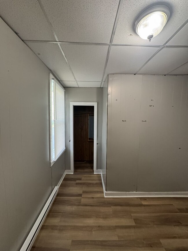 Building Photo - 6 Laurel Hill Ln