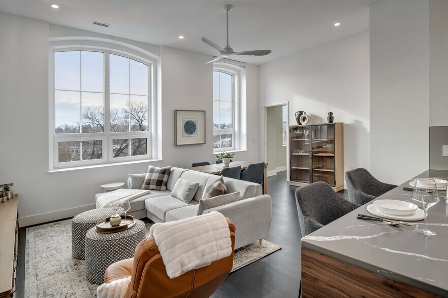 Building Photo - The Roe at Manayunk Apartments and Townhomes