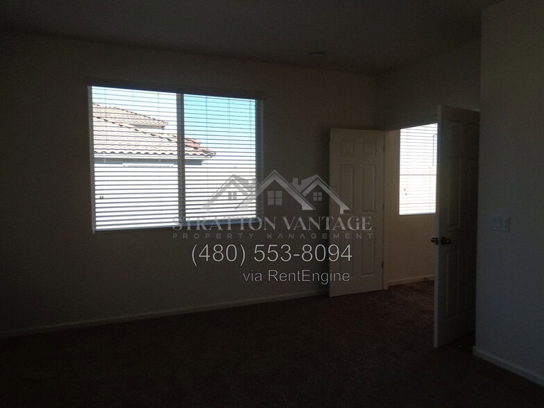 Building Photo - 13004 W Fleetwood Ln