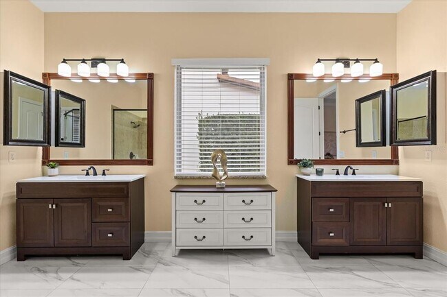 Building Photo - 7231 Sangalla Dr