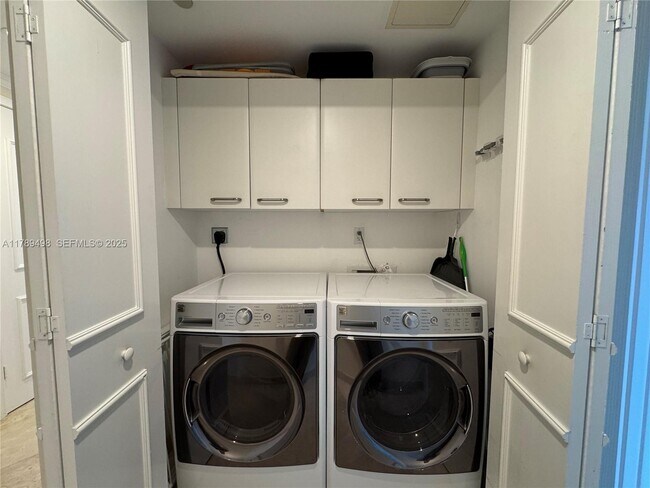 Building Photo - 2110 N Ocean Blvd