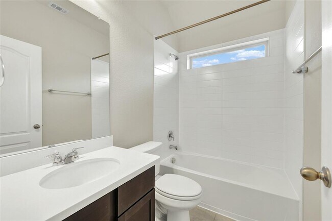 Building Photo - 908 Leadtree Loop