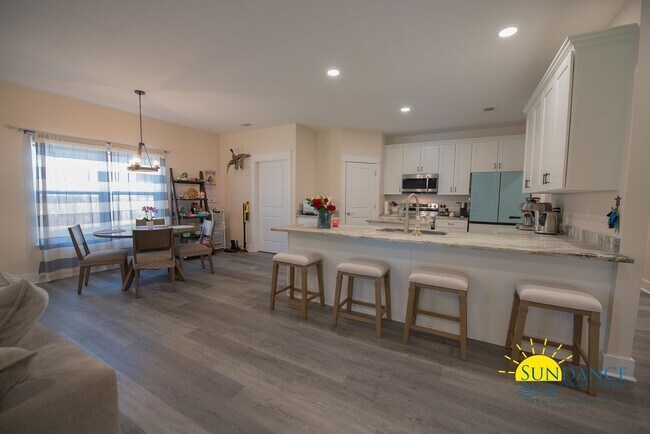 Building Photo - Stunning 3 Bedroom Home in Navarre near Highway 98!