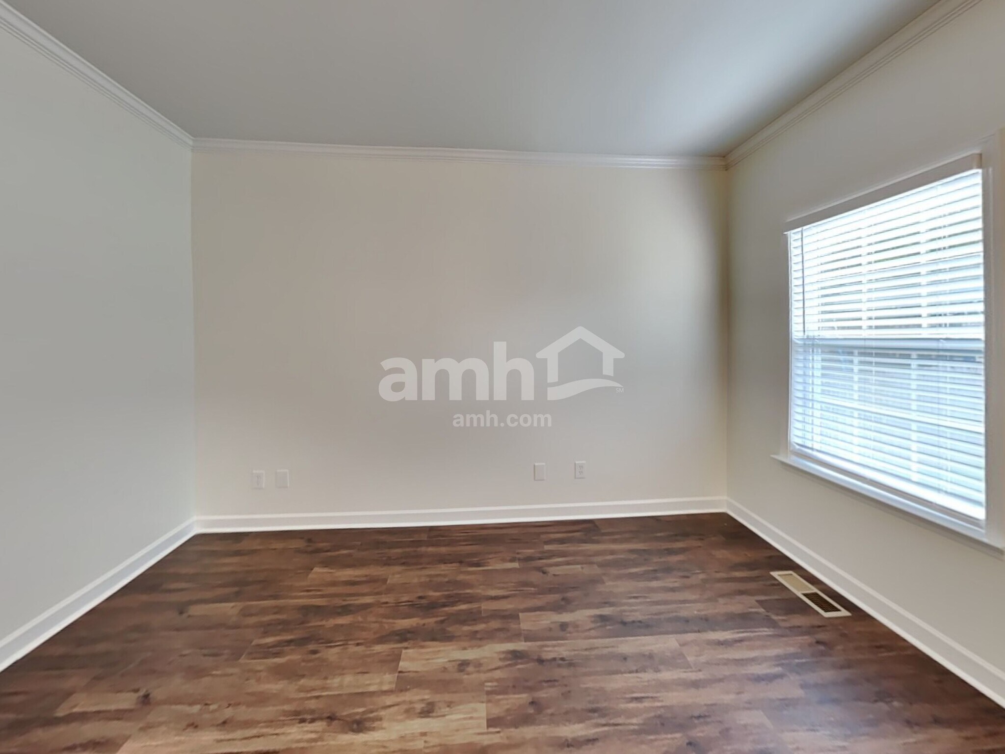 Building Photo - 3058 Romain Trail