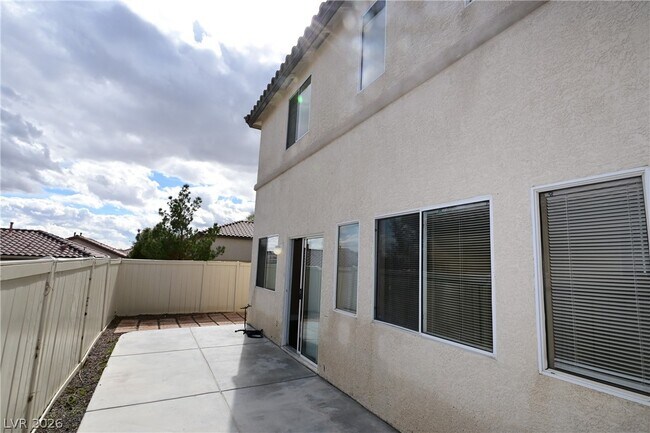 Building Photo - 10461 Chrisman Ave