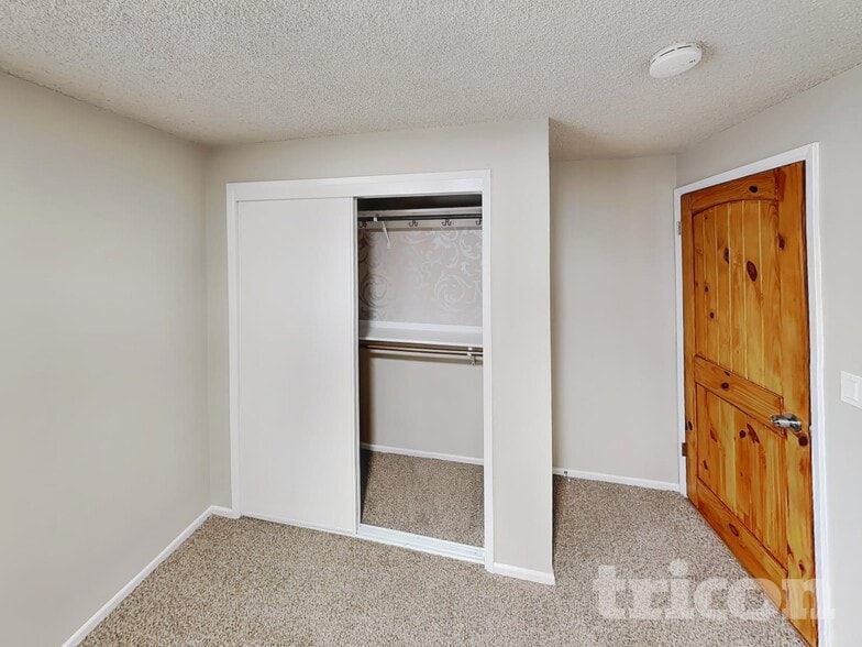 Building Photo - 12317 NE 33rd St