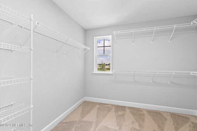 Building Photo - 213 Foxcross Ave