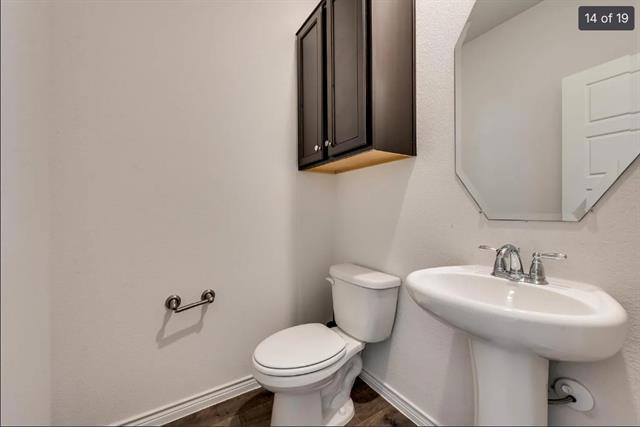 Building Photo - 2405 Siskiyou St