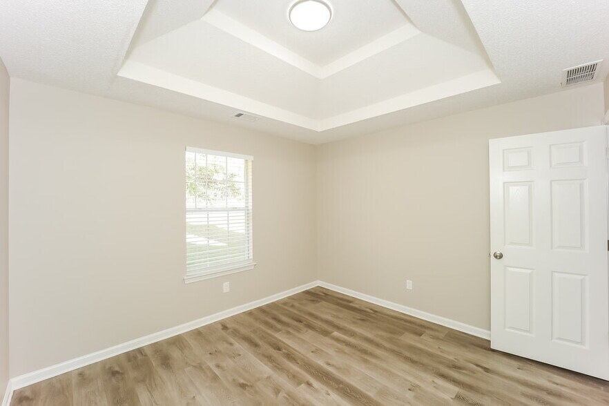 Building Photo - 6024 Birdseye Tr