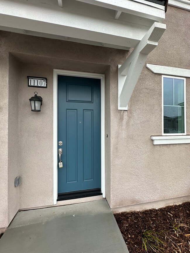 Building Photo - 1 Year Old Lenner 3 Bedroom + Loft Condo i...