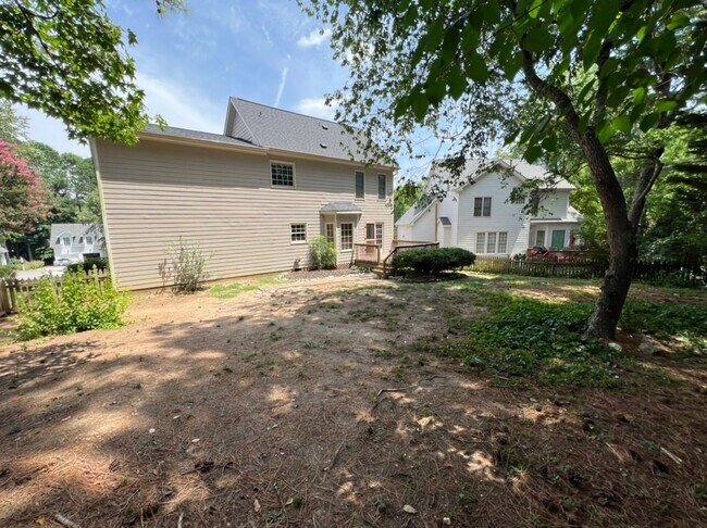 Building Photo - 102 Cedar Twig Ct