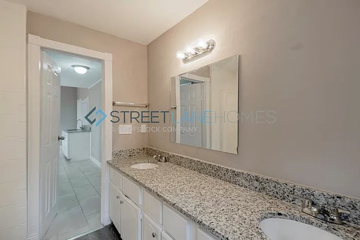 Building Photo - 2566 English Ave