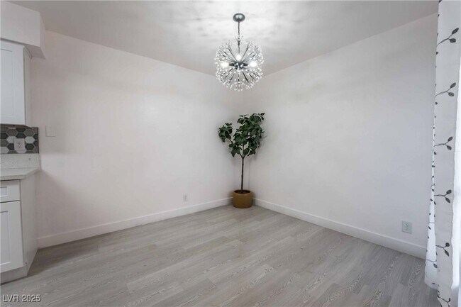 Building Photo - 3151 N Soaring Gulls Dr