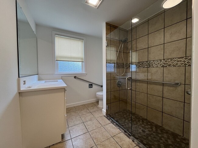 Building Photo - Expansive 4BR 2,900+ Sq Ft Home with Theater-Style Living Room & Bonus Hobby Workshop