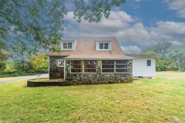 Building Photo - 79 Mountainside Rd