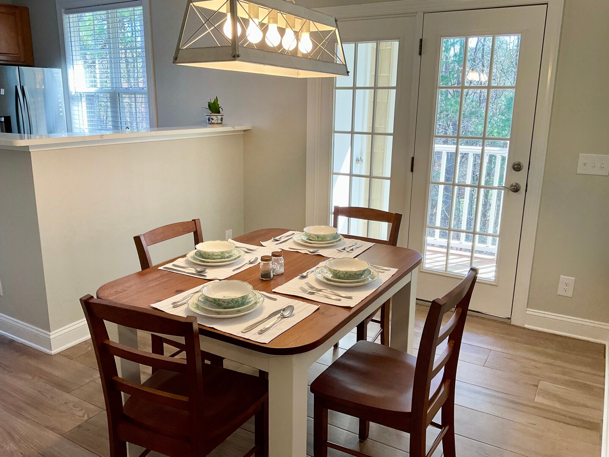 Building Photo - 833 Providence Glen Dr