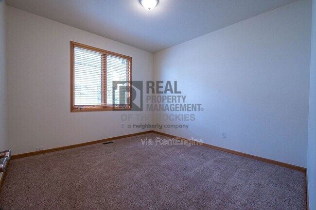 Building Photo - 5436 Hunter Dr