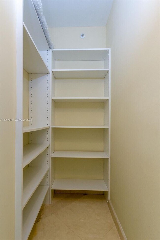 Building Photo - 888 Brickell Key Dr
