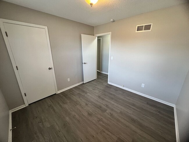 Building Photo - Beautiful Home with Two Living Rooms and Plenty of Outdoor Space