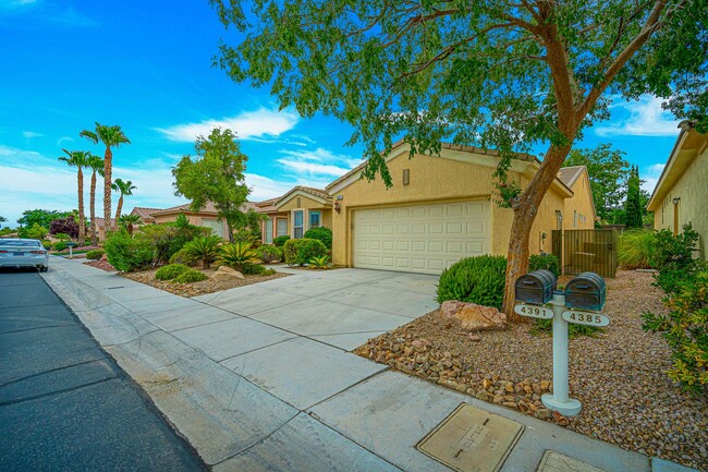 Building Photo - Beautiful Single Story Home in Guard Gated...