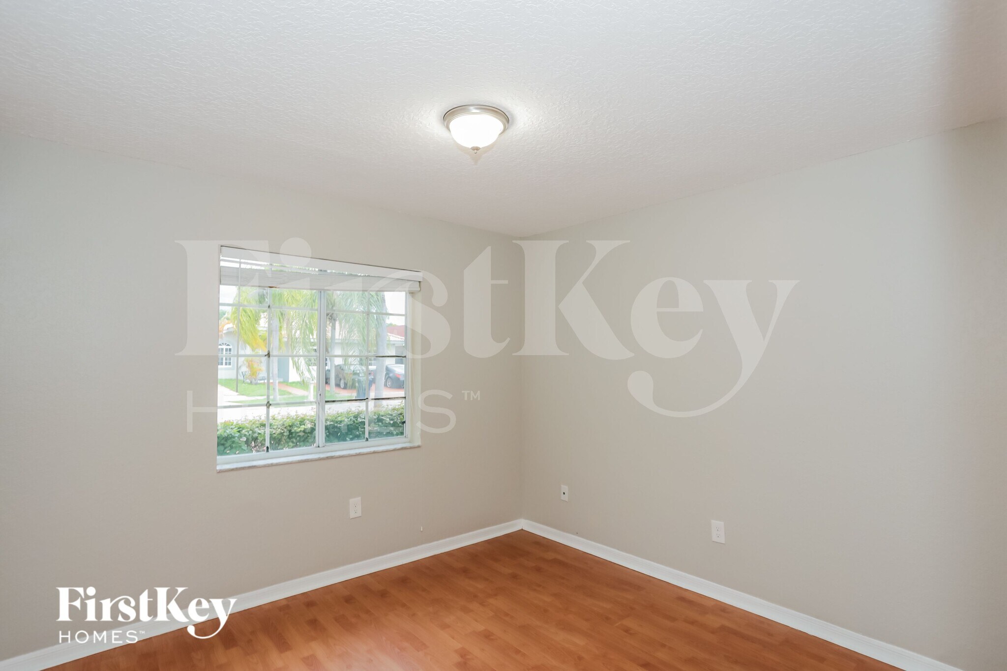 Building Photo - 15565 SW 138th Ave