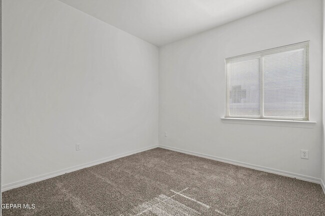 Building Photo - 13853 Summer Story Ave