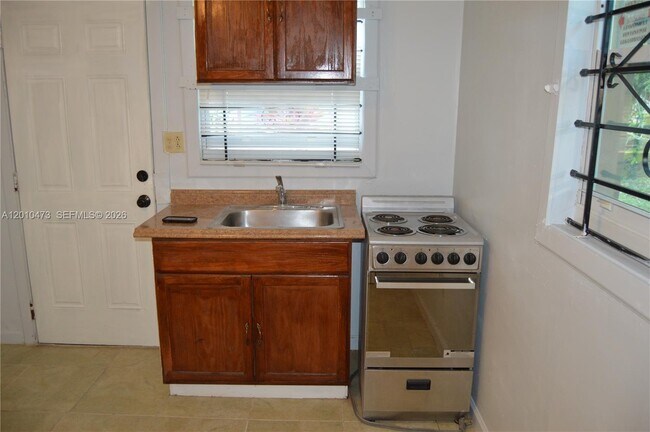 Building Photo - 931 NW 179th Terrace