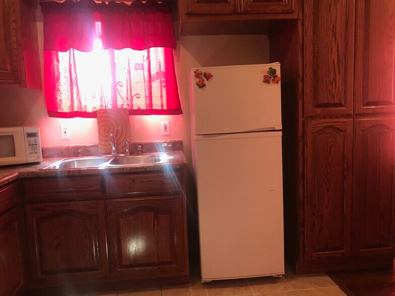 kitchen - 1232 Browning Blvd