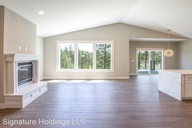 Building Photo - 4 br, 3 bath House - 314 E. Little Spokane...