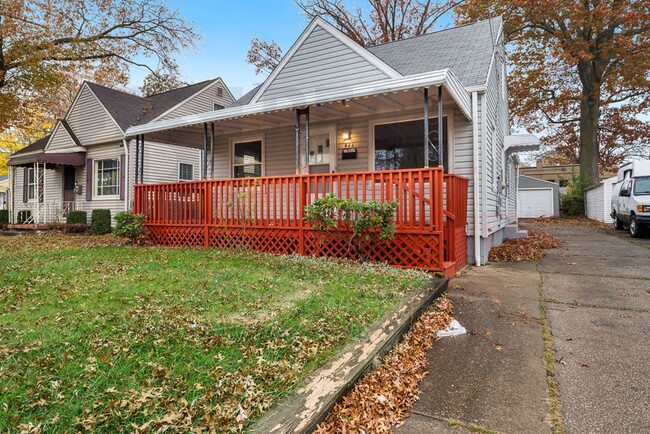 Primary Photo - Beautifully maintained single-family home