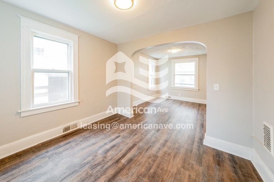 Building Photo - 177 Roycroft Dr